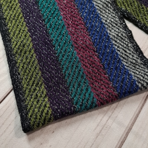 Scarf with Metallic Thread - Picture 6 of 11